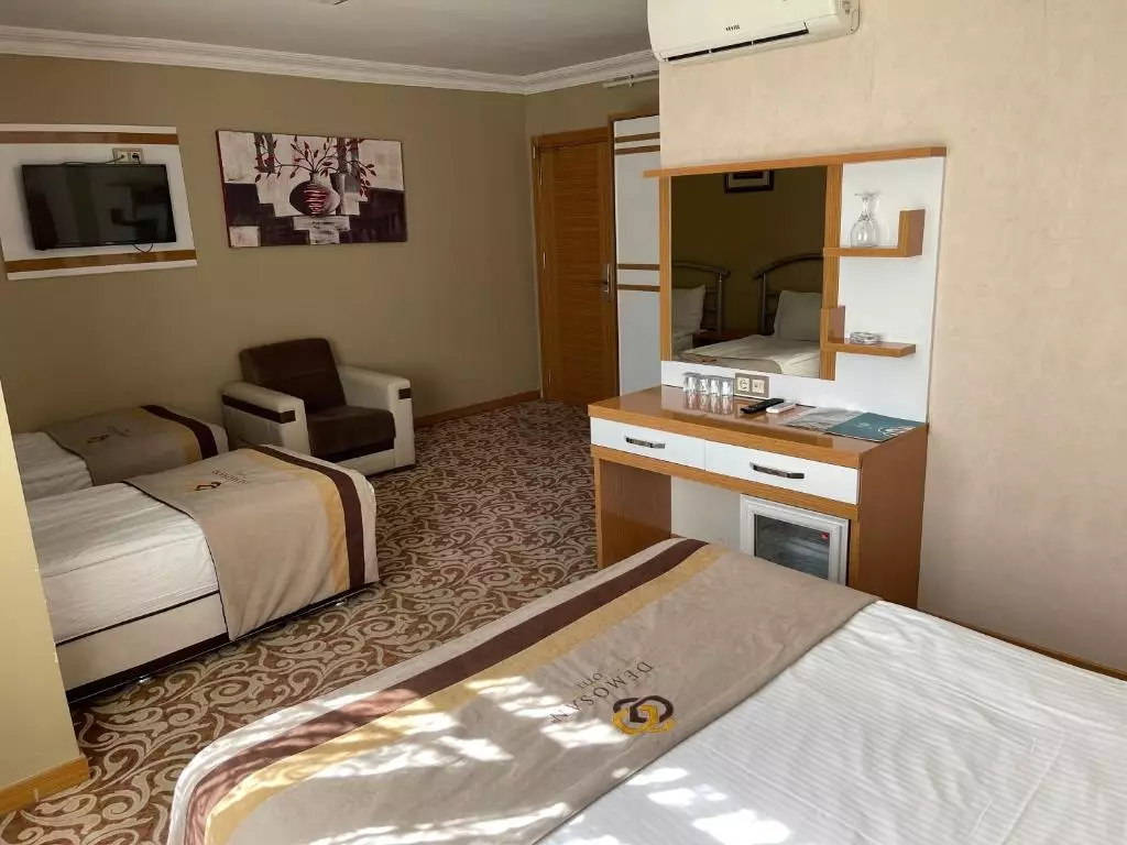 هتل دموسان سیتی